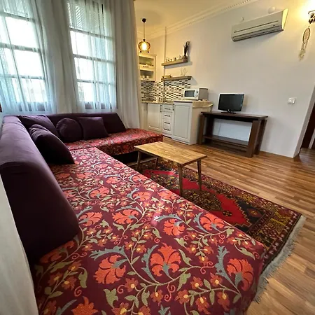 Sultan Suite, Entrance Floor