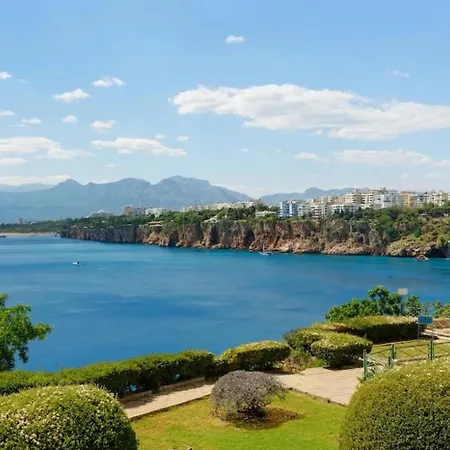 Sultan Suite, Entrance Floor