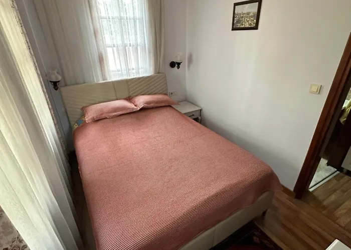 Sultan Suite, Entrance Floor