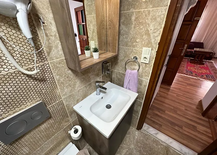 Sultan Suite, Entrance Floor *