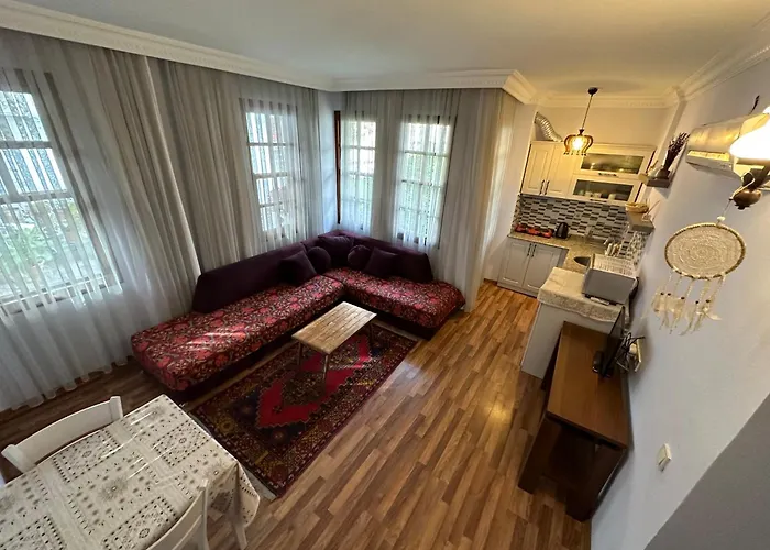 Sultan Suite, Entrance Floor