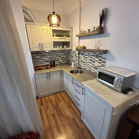 Sultan Suite, Entrance Floor *