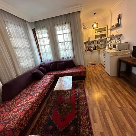 Sultan Suite, Entrance Floor Apartment